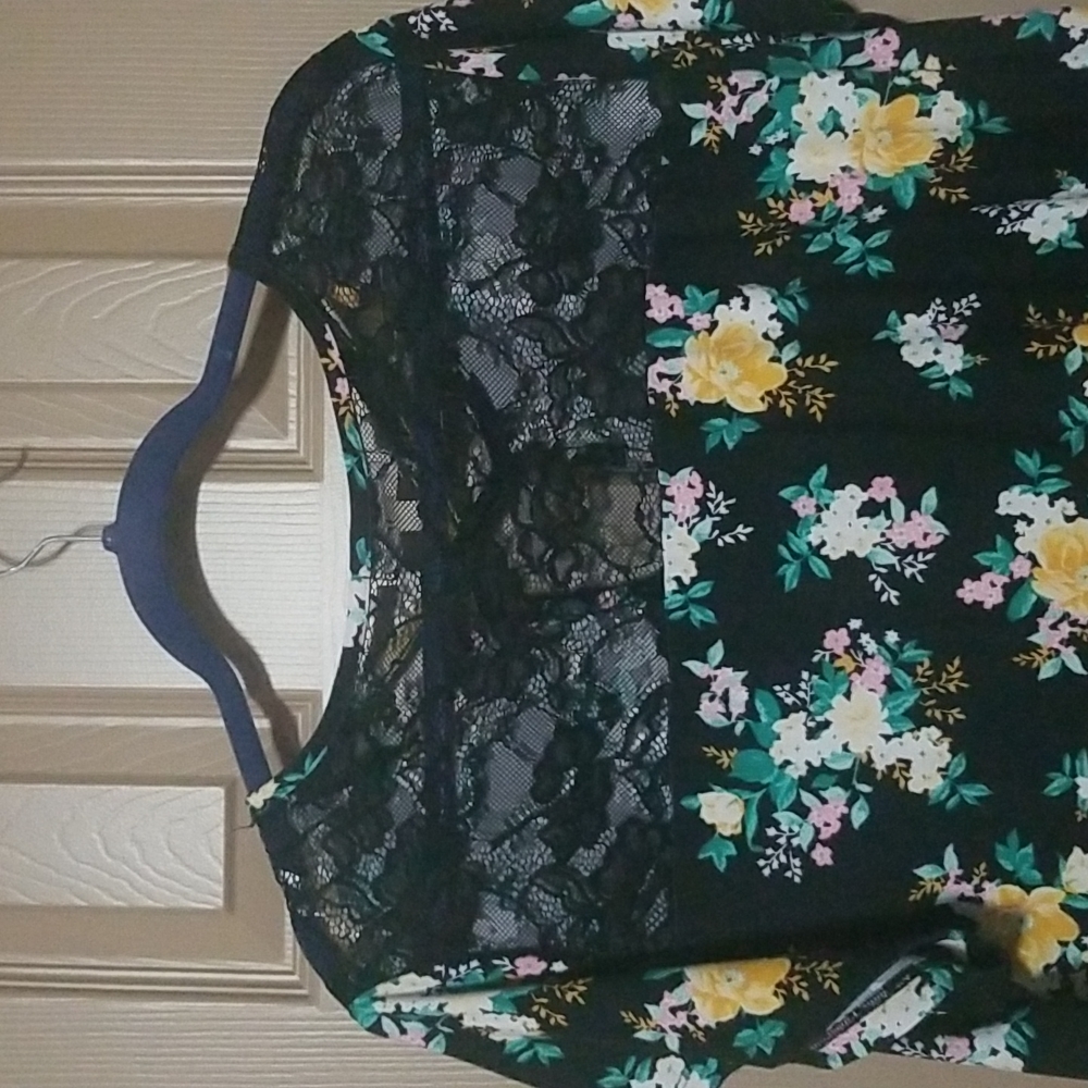 Blouse - Picture 3 of 3
